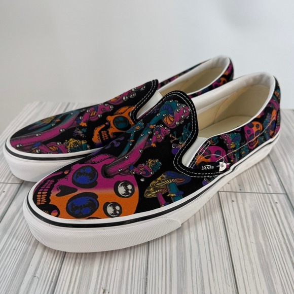 Vans Classic Slip On Trippy Drip Black Multi Skulls Mushrooms Mens Shoes Size 11 - Picture 1 of 8